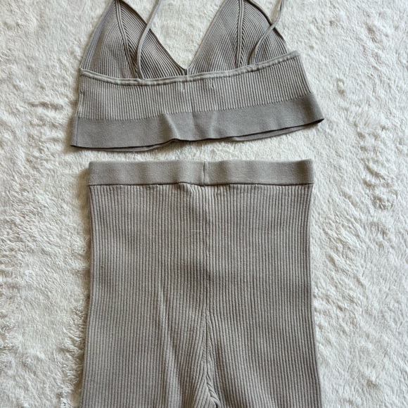 Gray / Cream Ribbed Knit Set - Picture 3 of 4